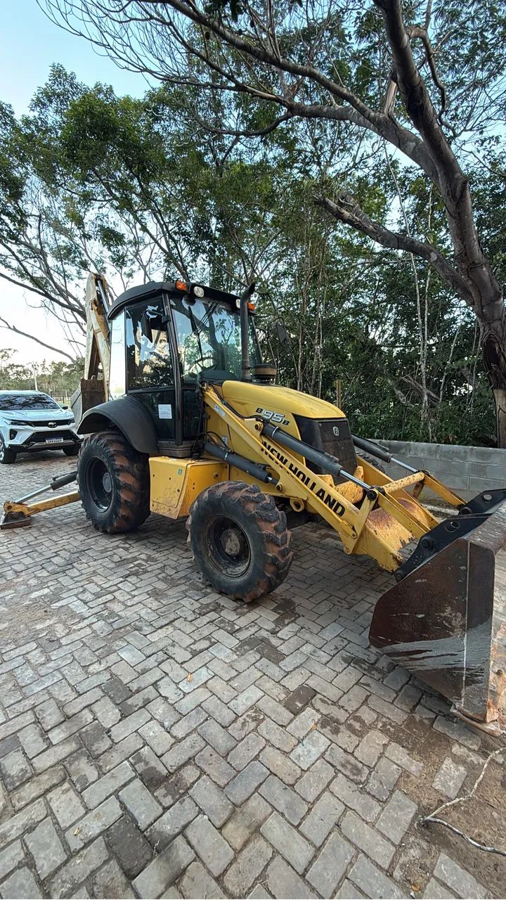 Retroescavadeira New Holland B95 - Foto 3
