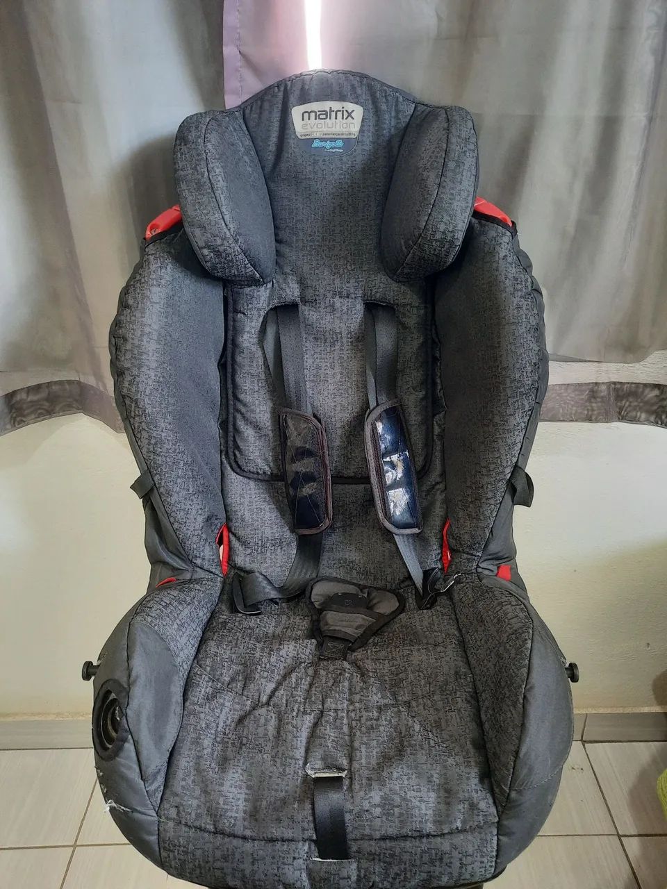 Cadeira para Carro Burigotto Matrix Evolution (0 a 25kg) - Bem Conservada - Foto 3
