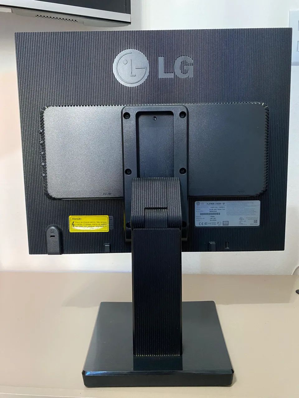 Monitor LG 19 polegadas. - Foto 2