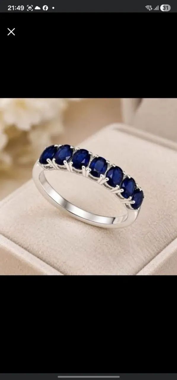Anel de ouro Branco 18k (750) com safiras naturais