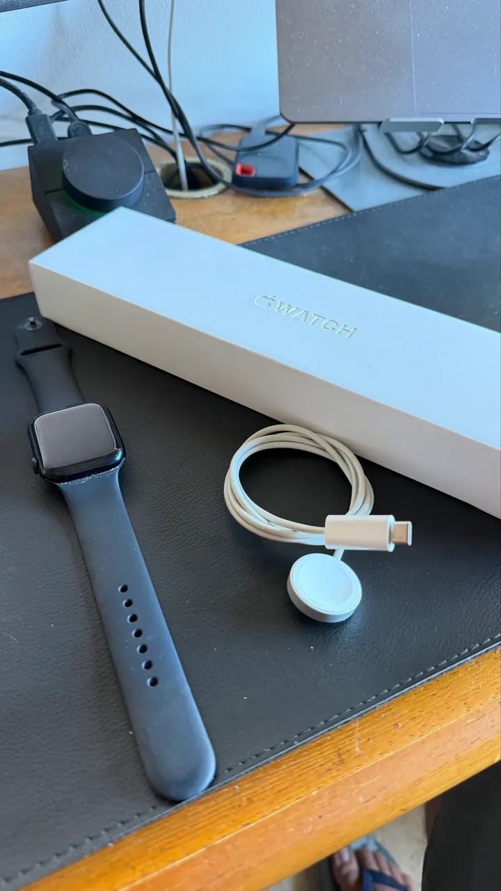 Apple Watch 7 - 45 mm - Foto 2
