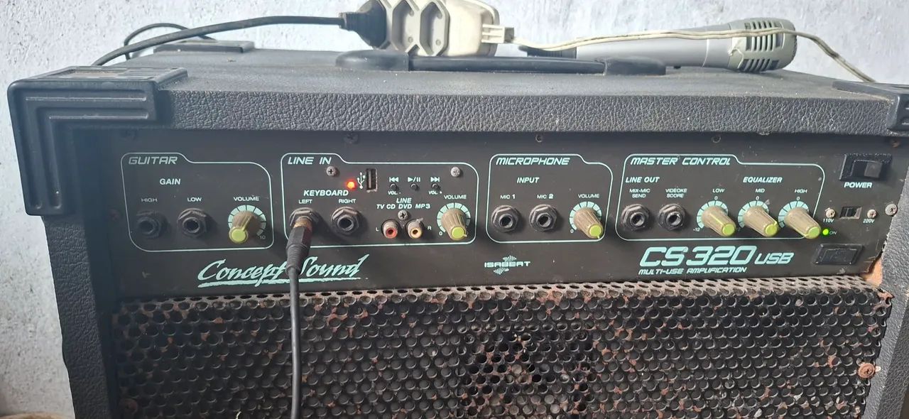 Caixa amplificada multiuso Isabeat Concept Sound CS320 USB