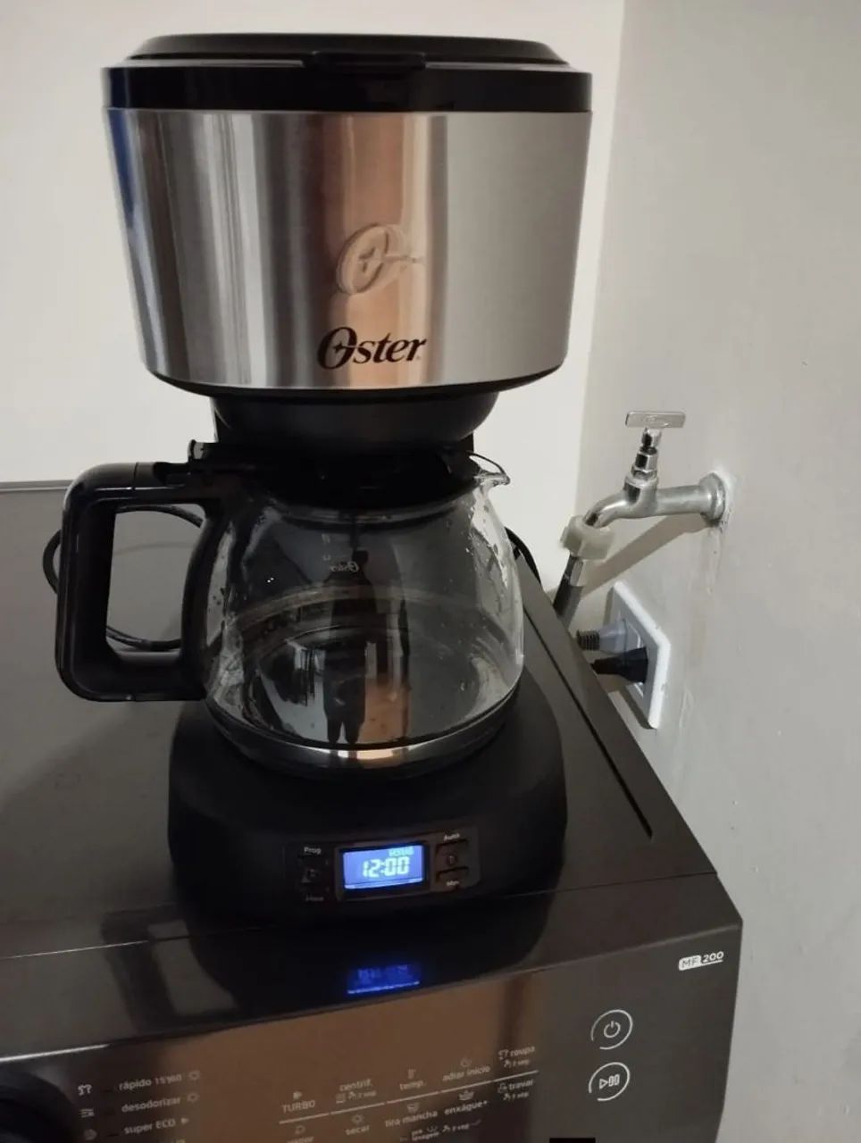 Cafeteira Oster programável 