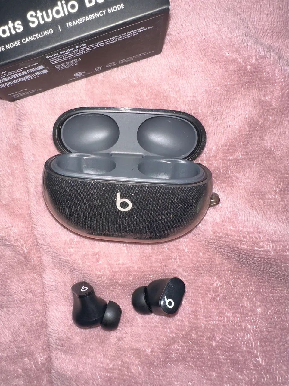 Fone Beats Studio Buds (com cancelamento de ruído) - Fones de