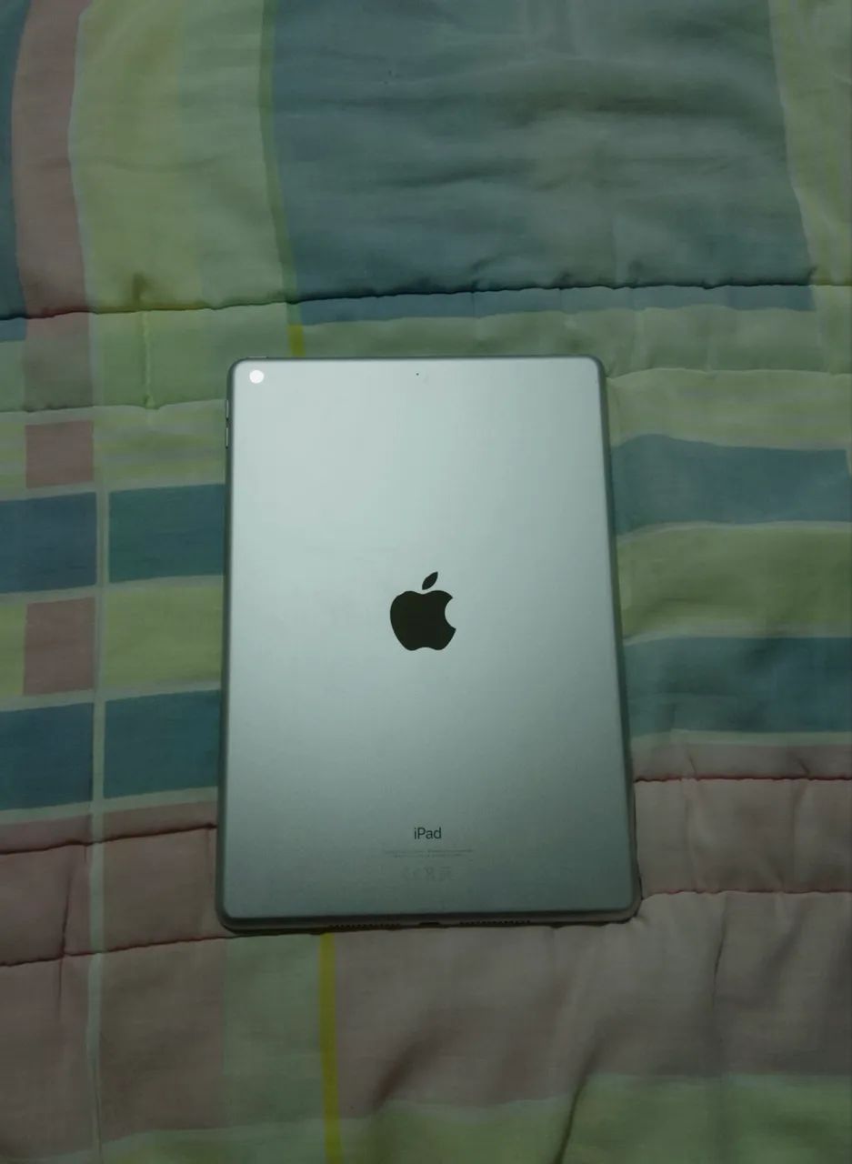 iPad 7ª Geração 128GB (Prata) - Foto 2