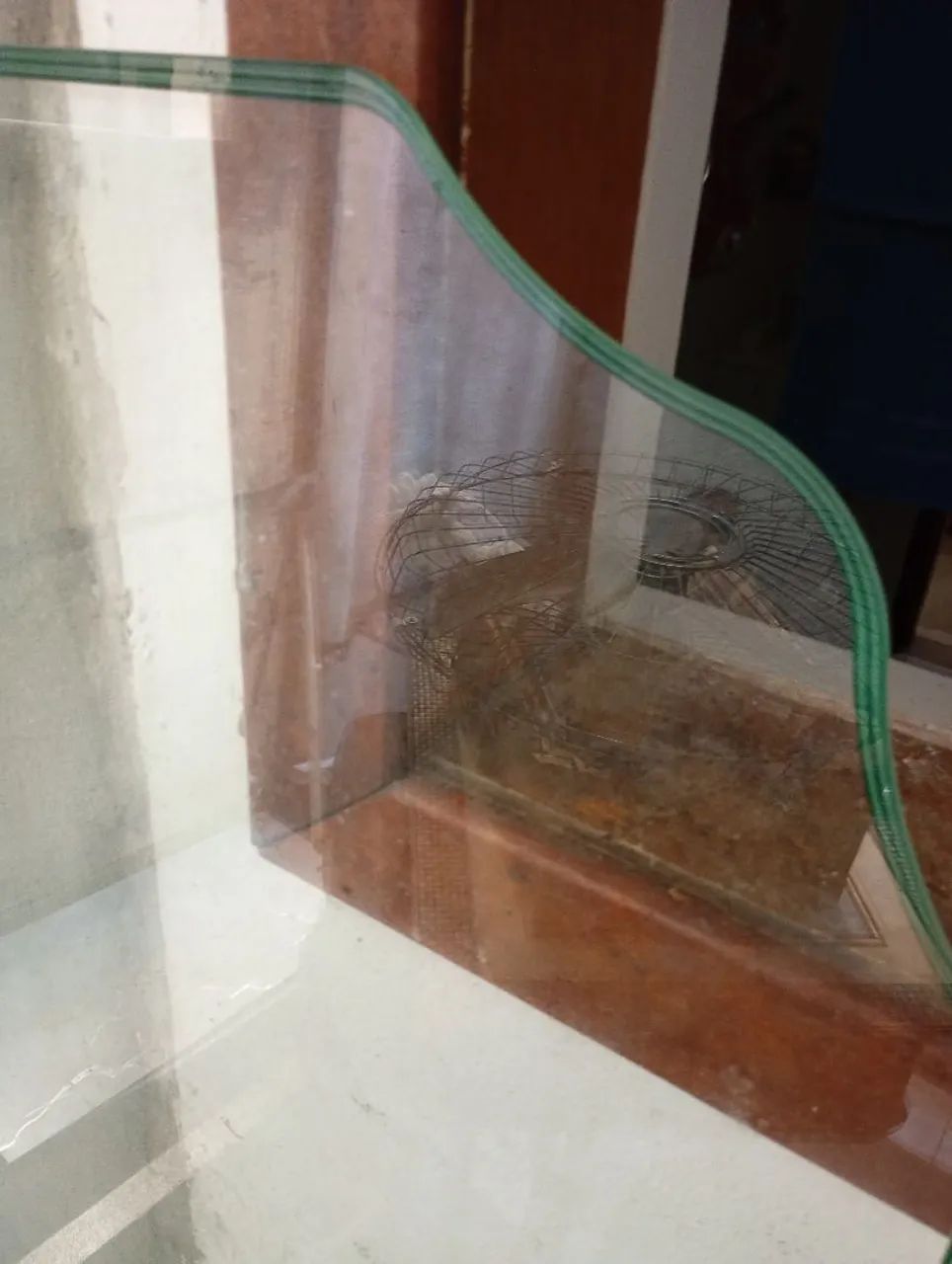 Vidro de mesa de jantar só 300 reais - Foto 2