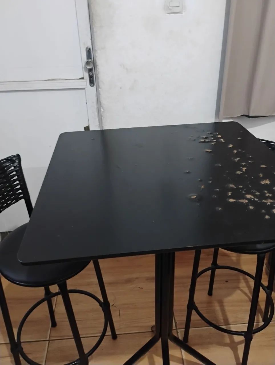 2 banquetas alta preta com mesa - Foto 2