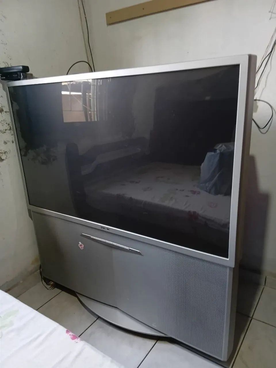 Sony WEGA 34" original em ótimo estado de conservação.