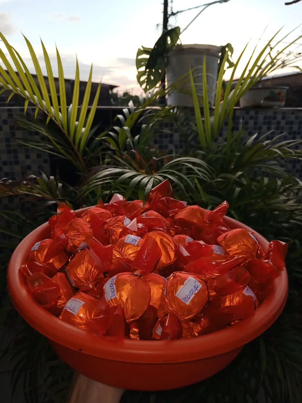 Bolos e bombons para revenda