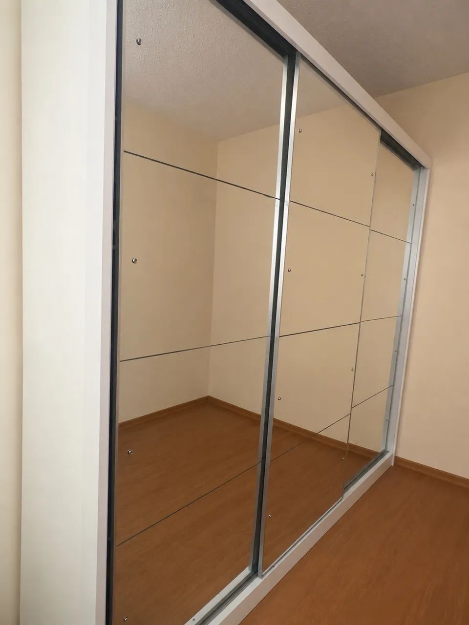 Guarda-roupa MDF