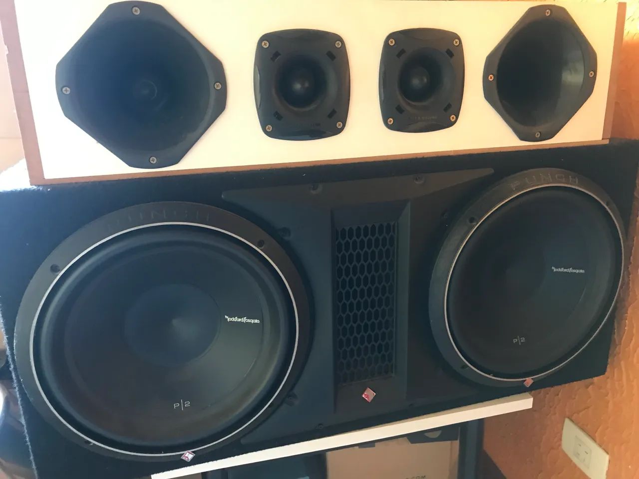Caixa Subwoofer Rocksford Fosgate 12?
