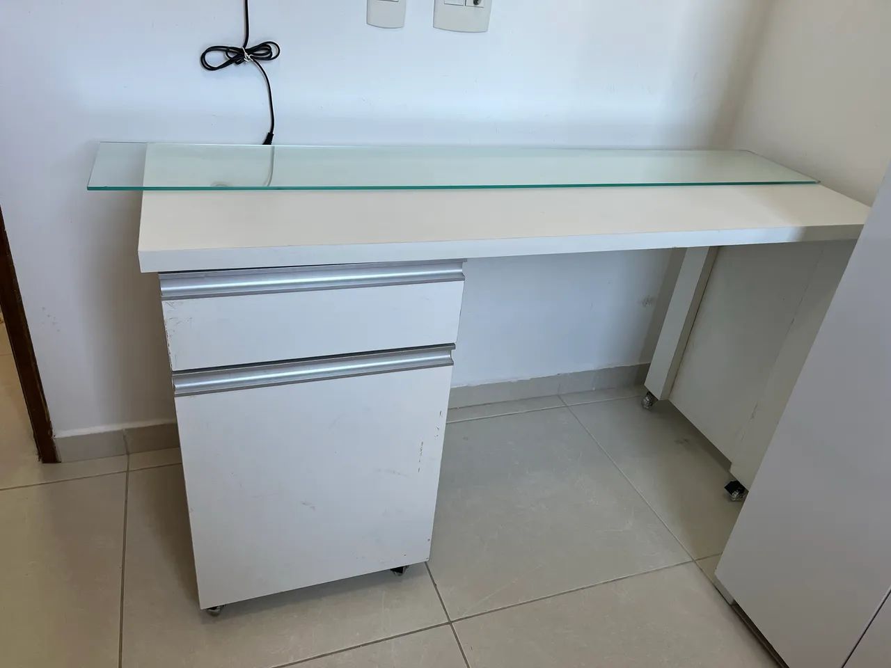 Mesa e Escrivaninha