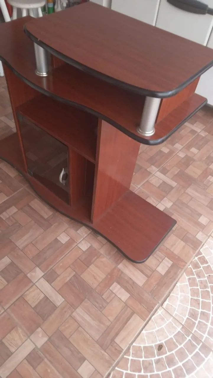 Mesa de sala para TV e eletrônicos 