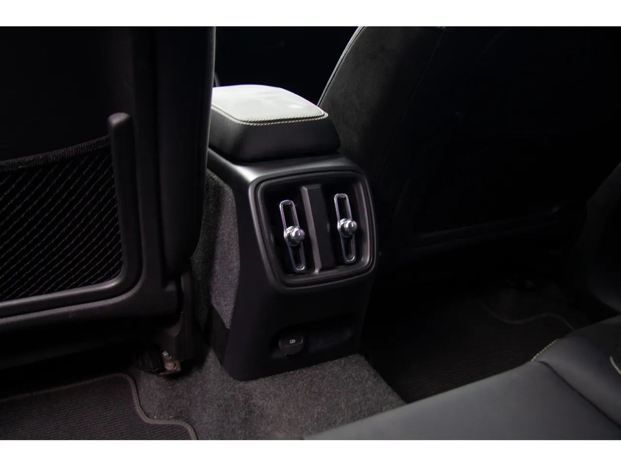 Volvo XC 40 XC40 XC 40 Recharge Pure Eletric (elétrico), foto 8 de 16