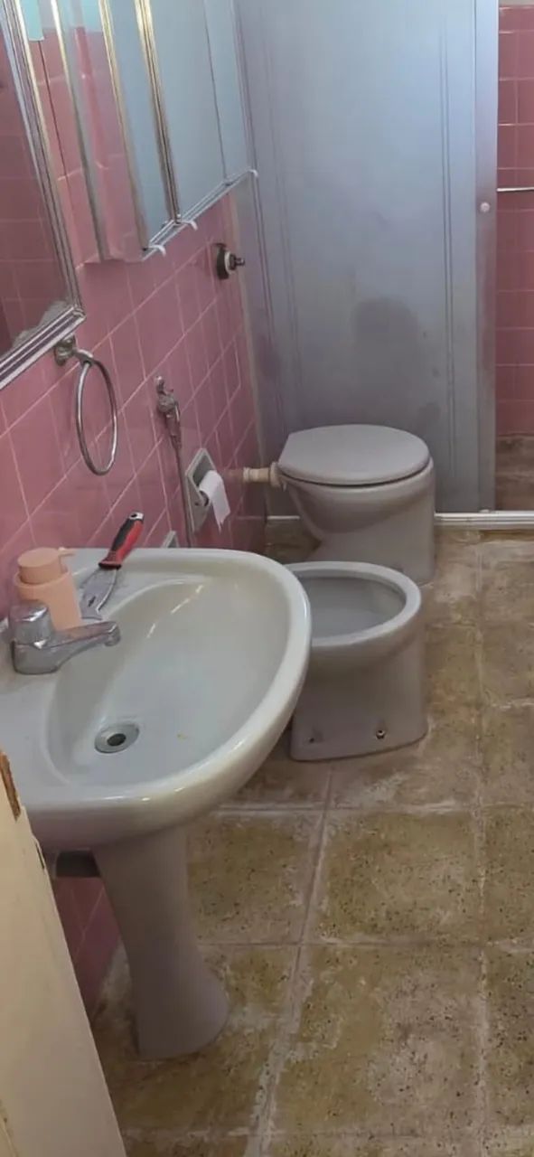 Bidê de Banheiro em Cerâmica Cinza Azulado - Usado 