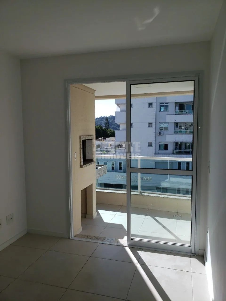 Apartamento à venda no Itacorubi em Florianópolis com 2 quartos, suíte e 2 vagas de garage