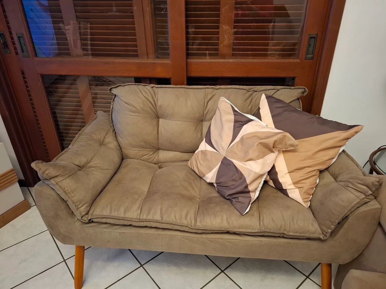 Vendo jogo de sofá lindo e novo - Foto 2