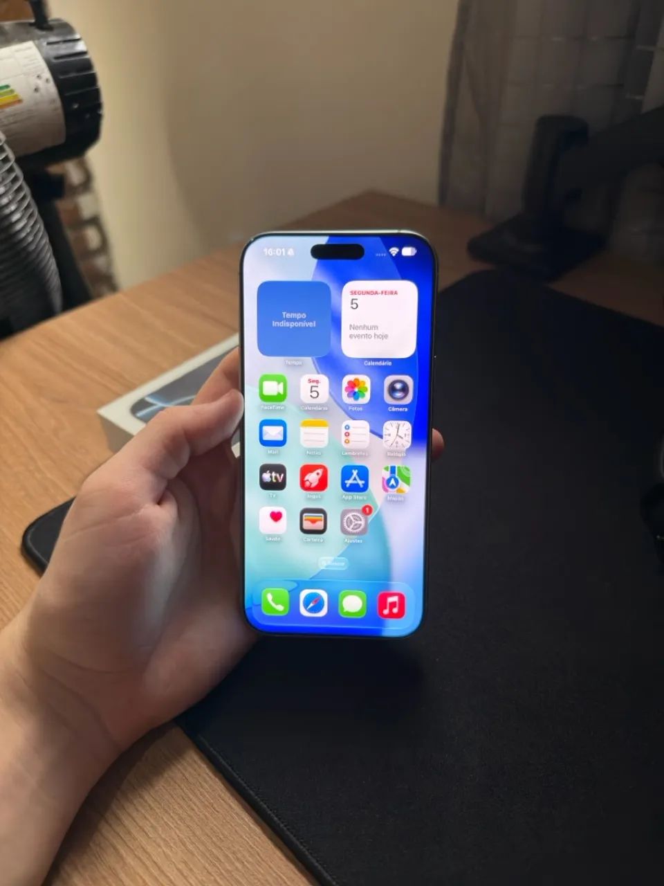 Iphone 16 Pro Max  256GB Titânio branco - Foto 2