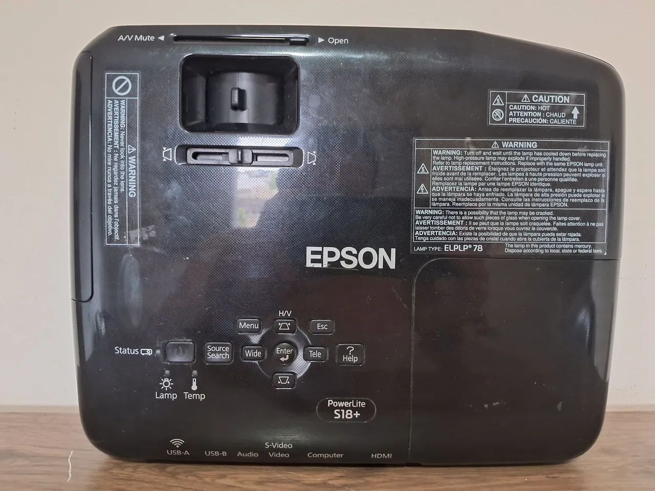 Projetor  Epson  S18  (sem HDMI) - Foto 4
