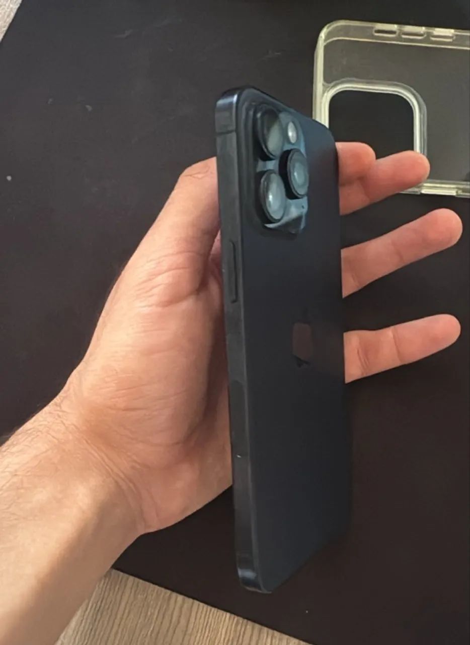 iPhone 15 Pro Max - Foto 4