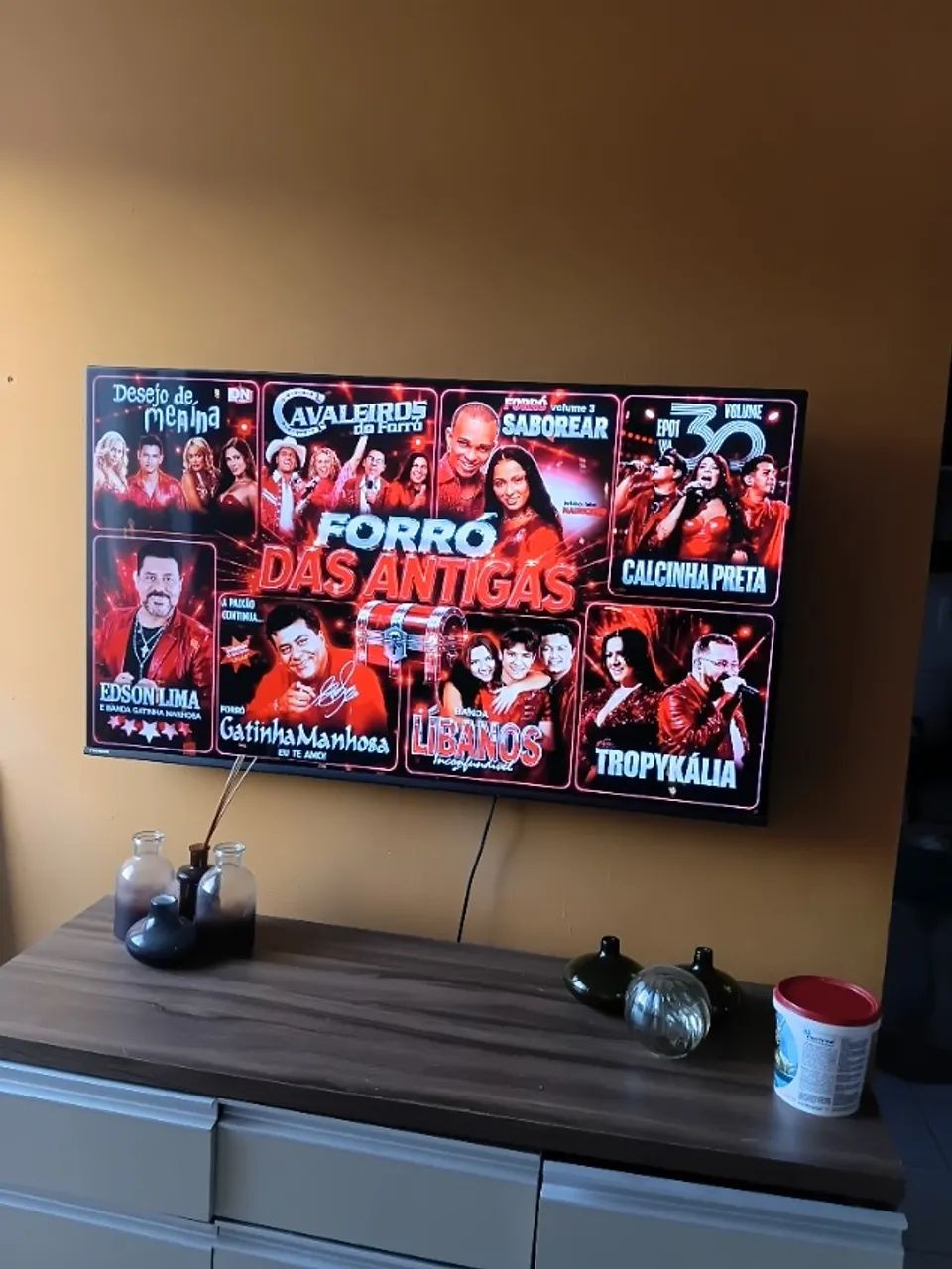Uma TV 