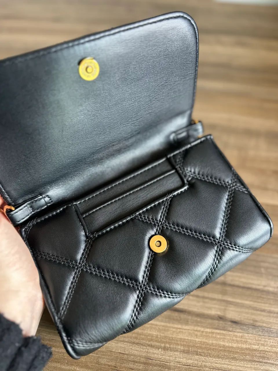 Bolsa Steve Madden Preta Matelassê Nova (Trazida dos EUA) - Foto 3