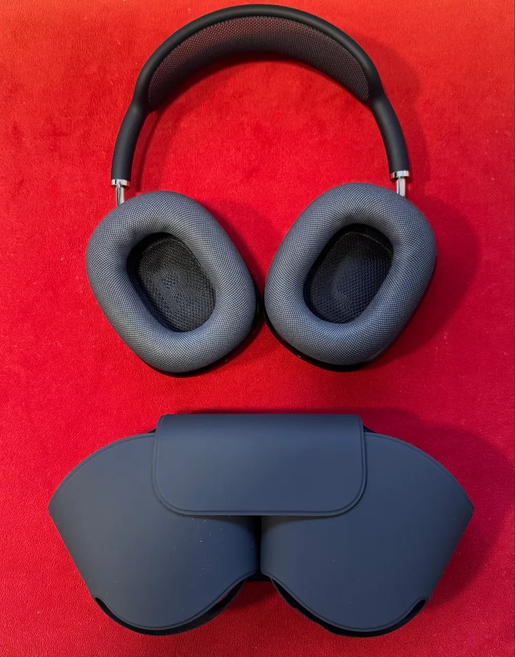 AirPods Max USB-C Midnight Novo - Fones de Ouvido - Cabo Branco