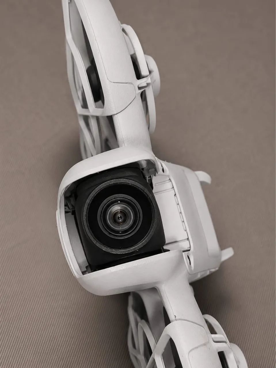 DJI Neo Fly More Combo Completo - Controle RC-N3, 3 Baterias, Hub e Case - Foto 5