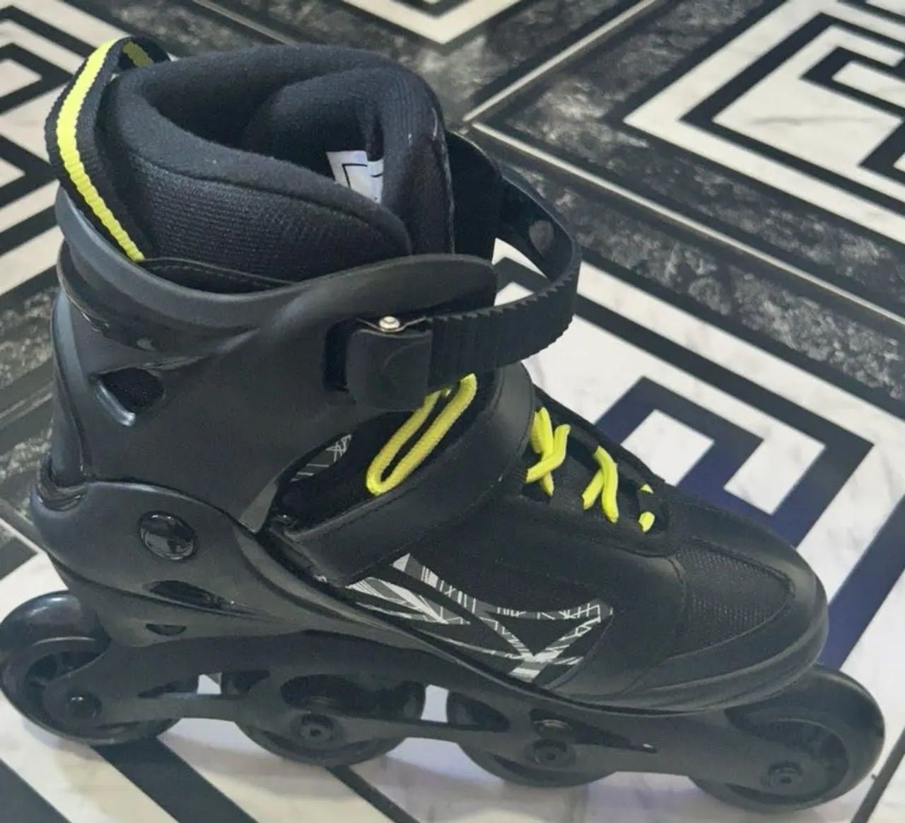 Patins Profissional Número 36 Usado Apenas Uma Vez - Foto 3