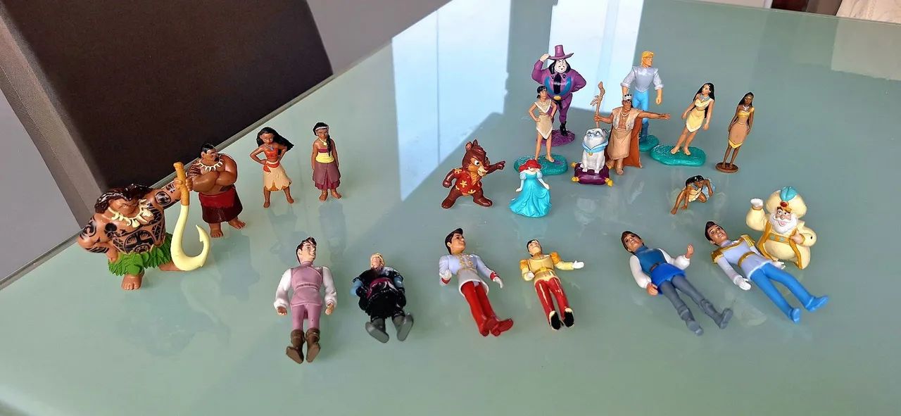 Miniaturas Disney - 125 peças - Foto 2