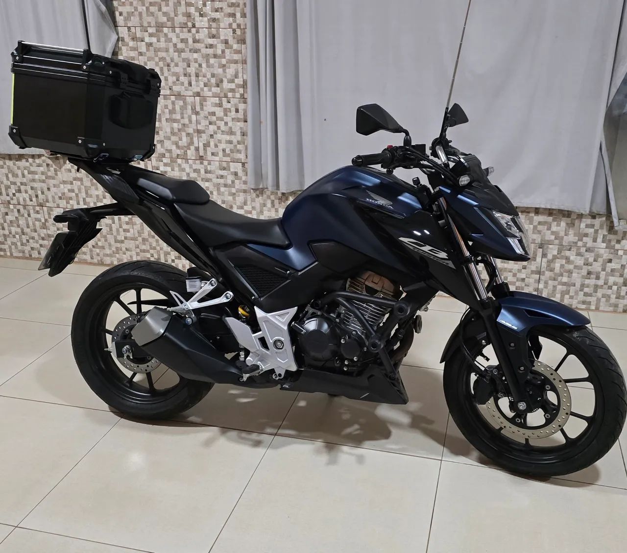 Honda Cb300f  - Foto 2