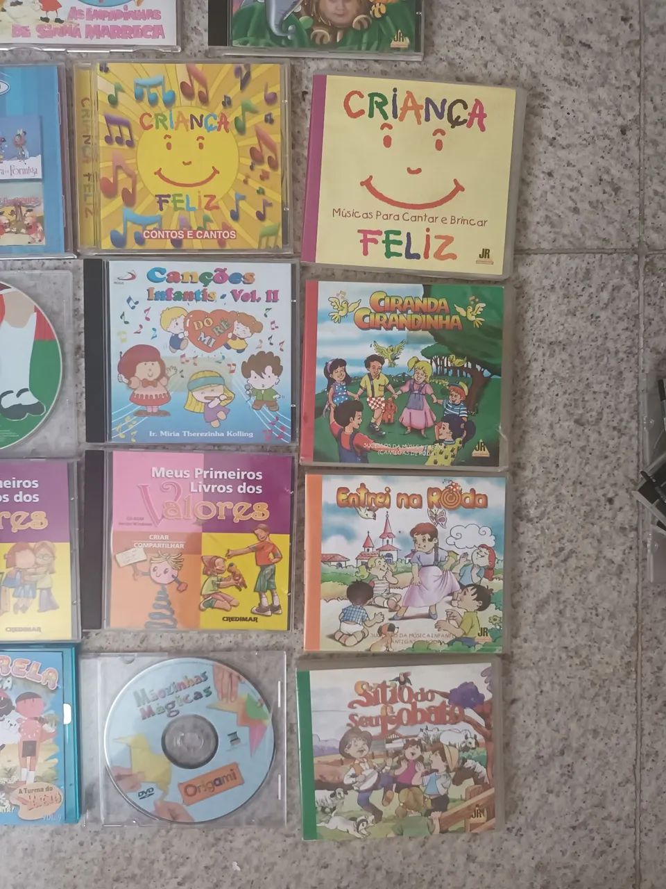 Cds e DVDs infantis diversos títulos 3 por 12,00 - Foto 5