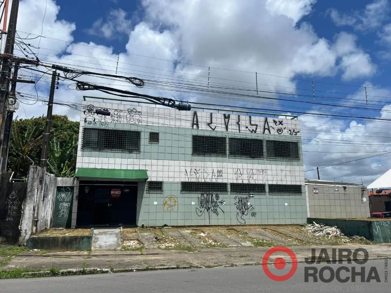 PRÉDIO COMERCIAL NA IPUTINGA
