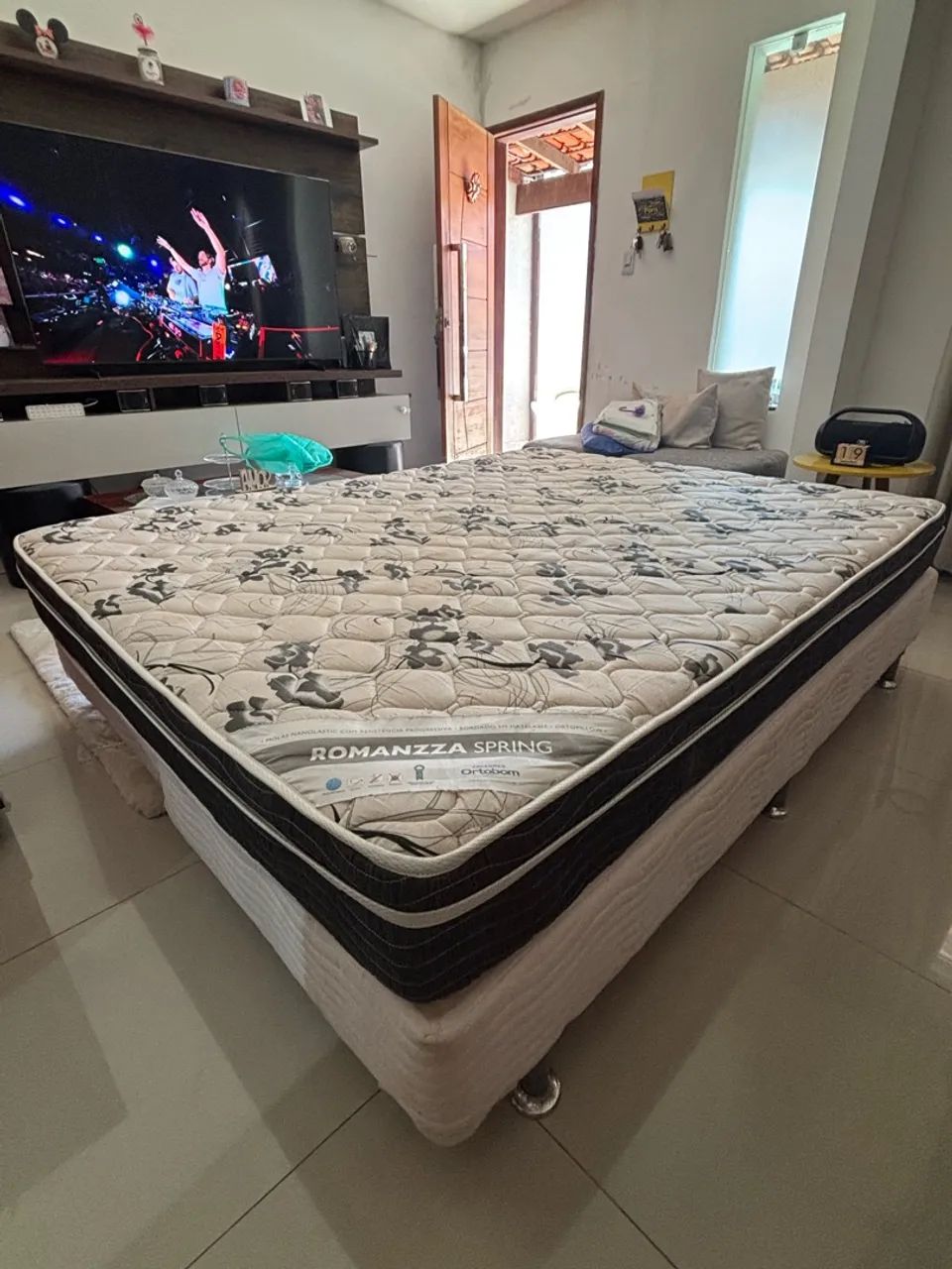Cama QUEEN (base e colchão) - Foto 4