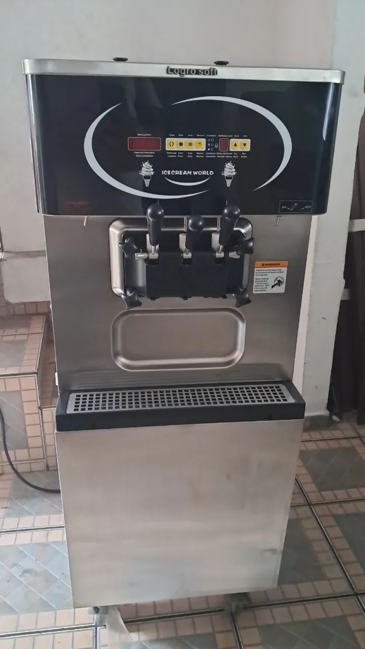 Máquina de sorvete e açaí 
