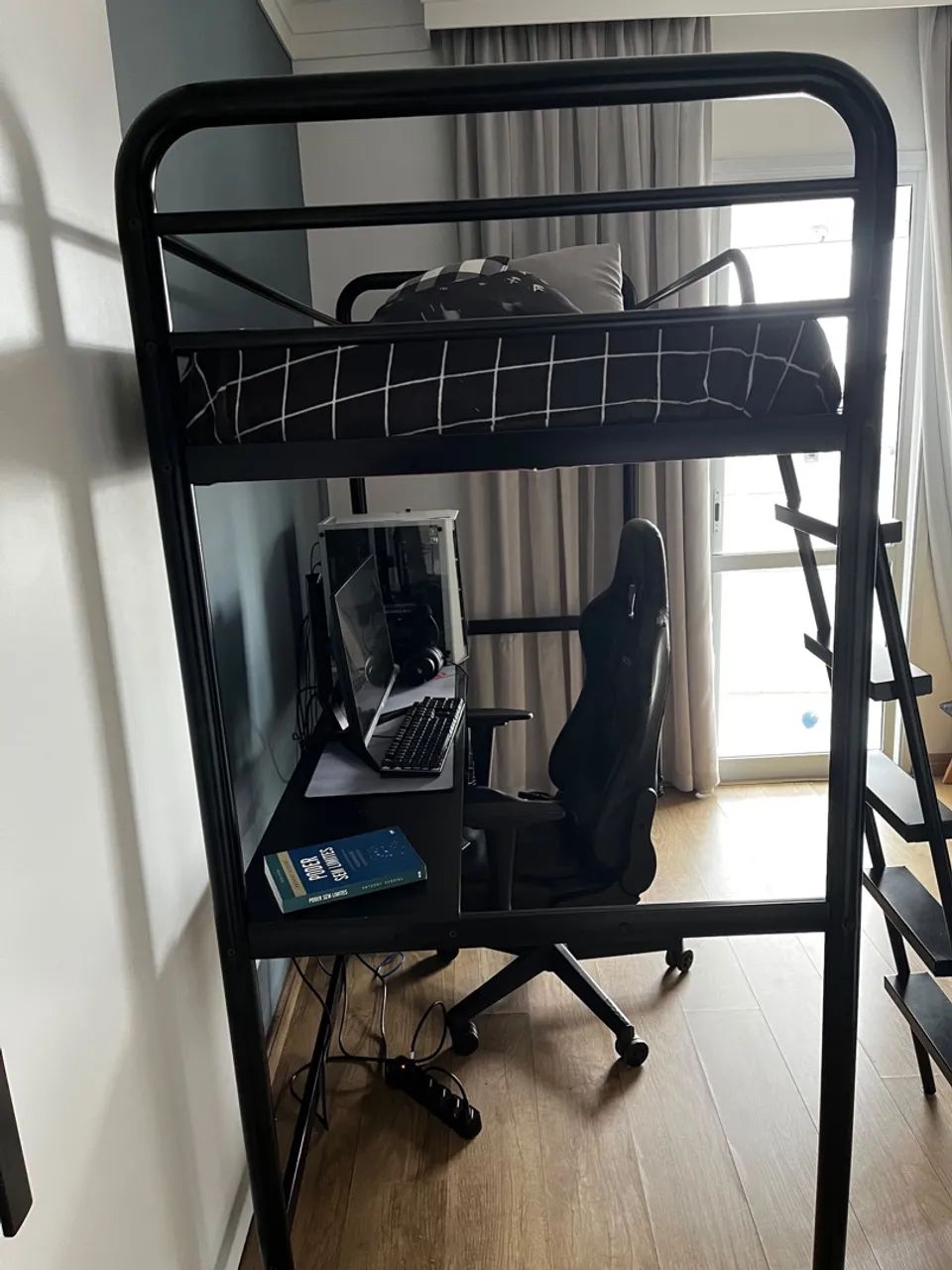 Cama suspensa com bancada - Foto 3