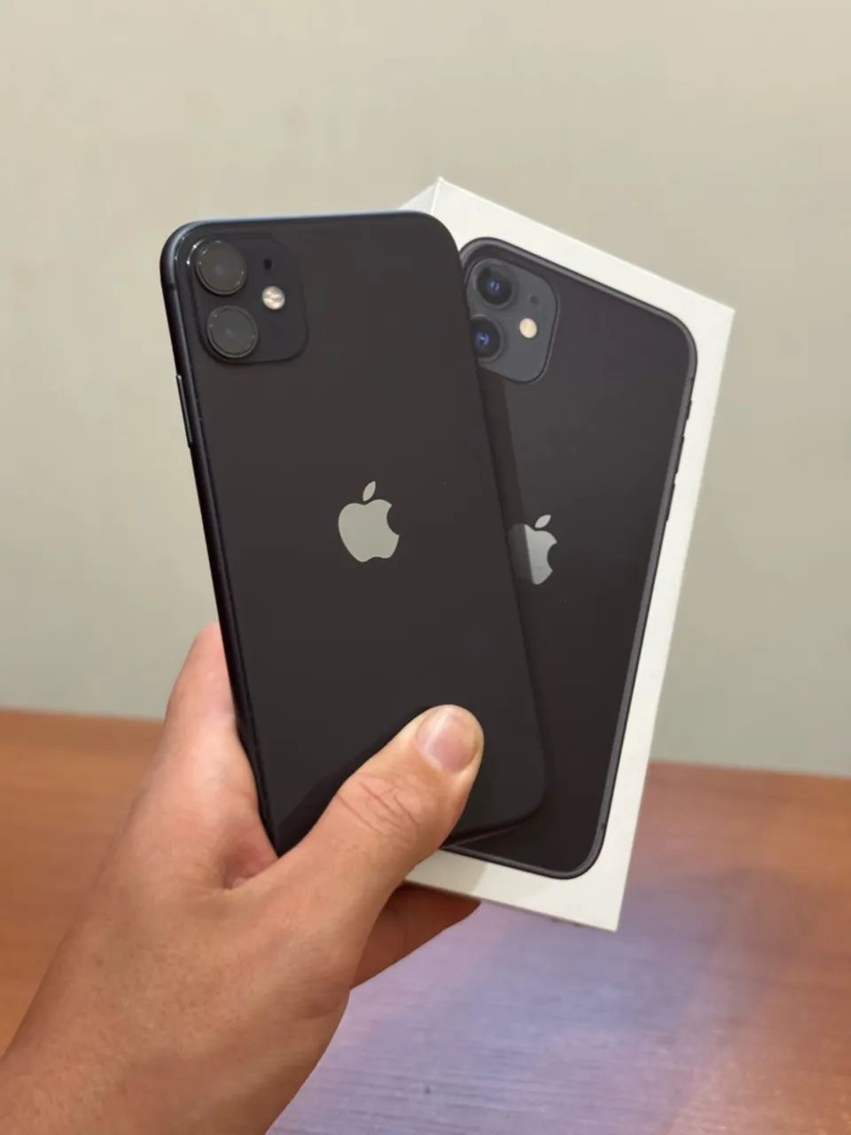 iPhone 11 + Carregador - Foto 2
