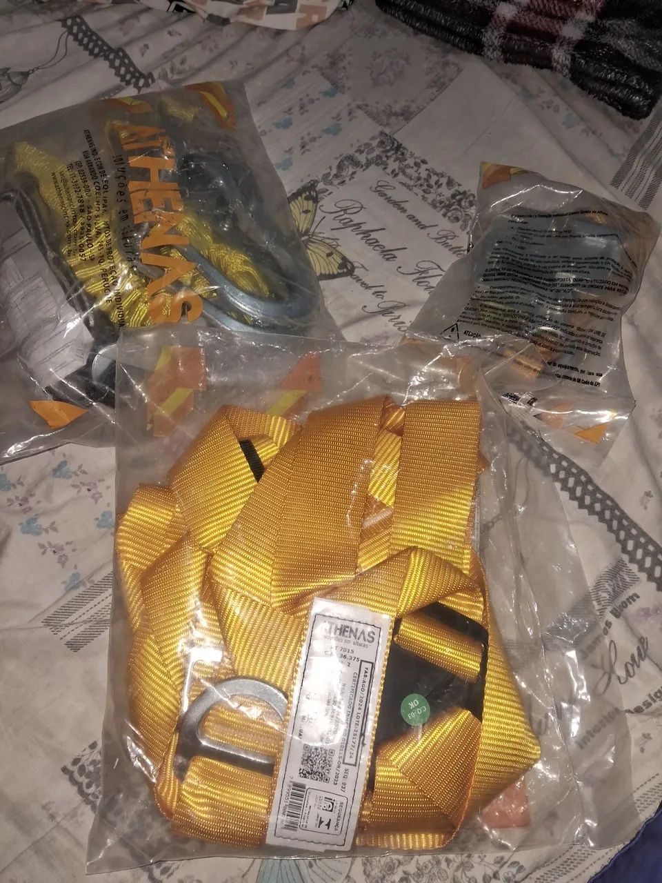 Cinto de segurança (EPI) completo na embalagem