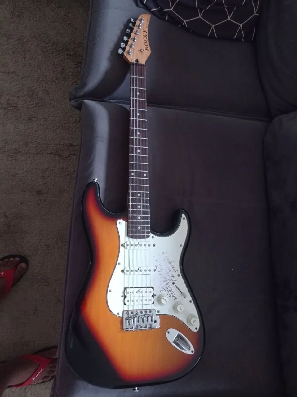 Guitarra autografada 