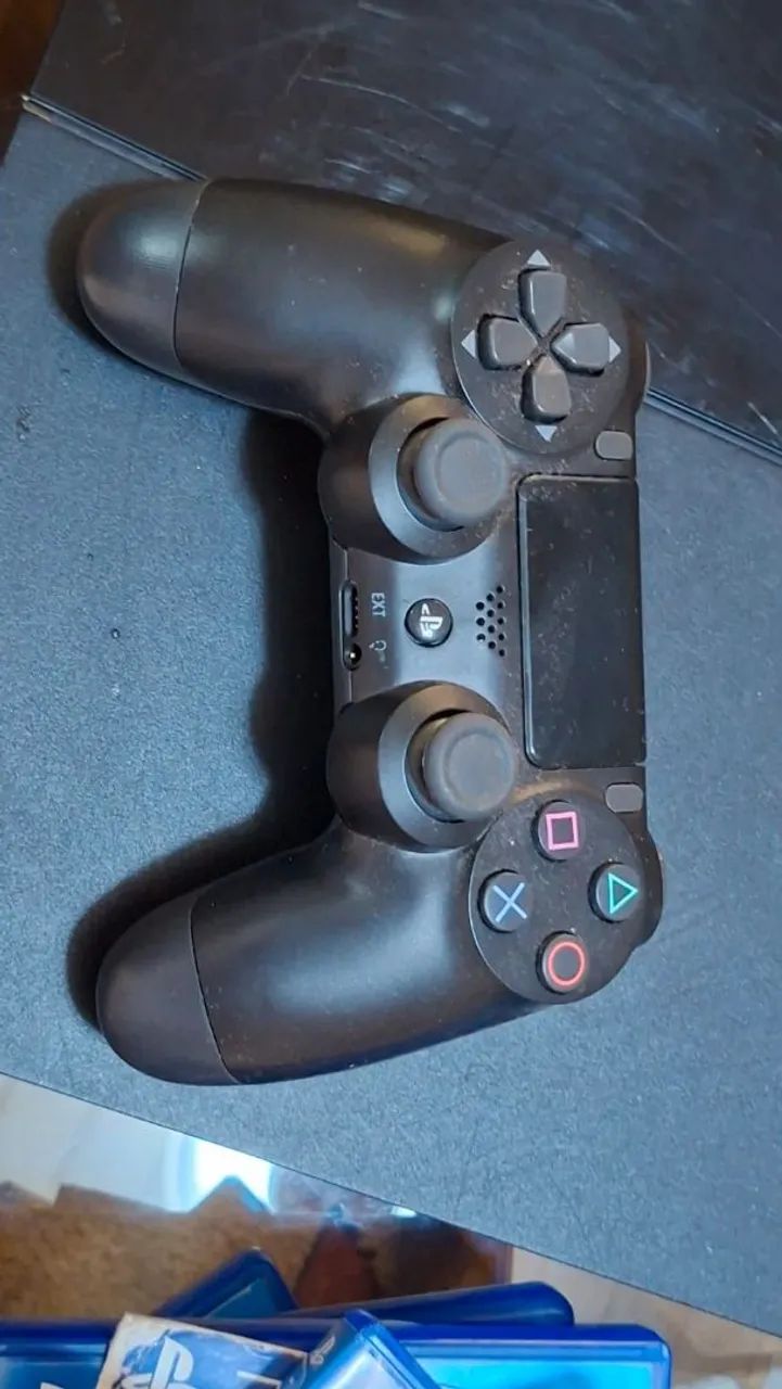 Ps4 fat 500GB com 8 jogos recem revisado (troquei a pasta térmica