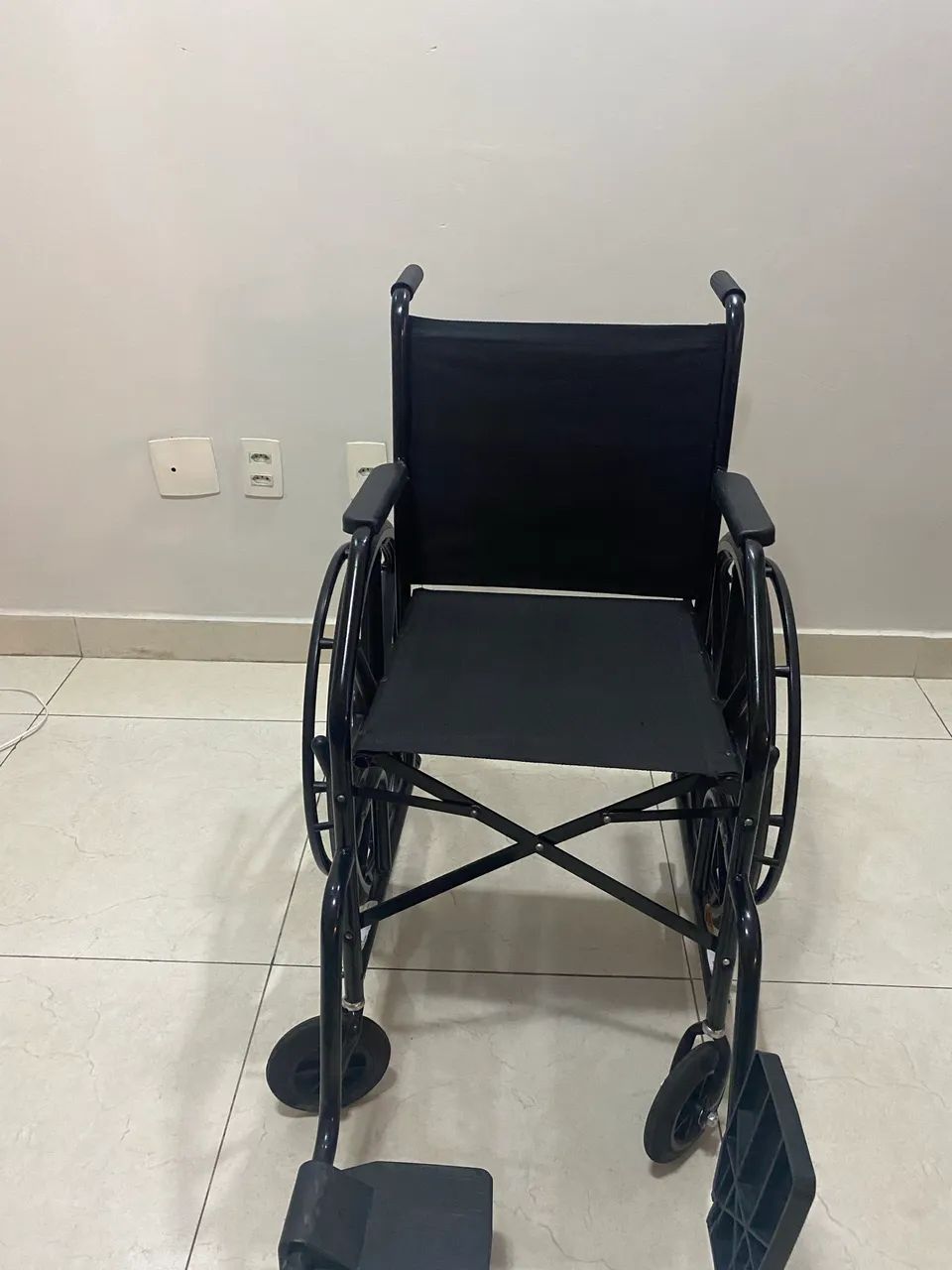 Aluguel de cadeiras de rodas e muletas  - Foto 2