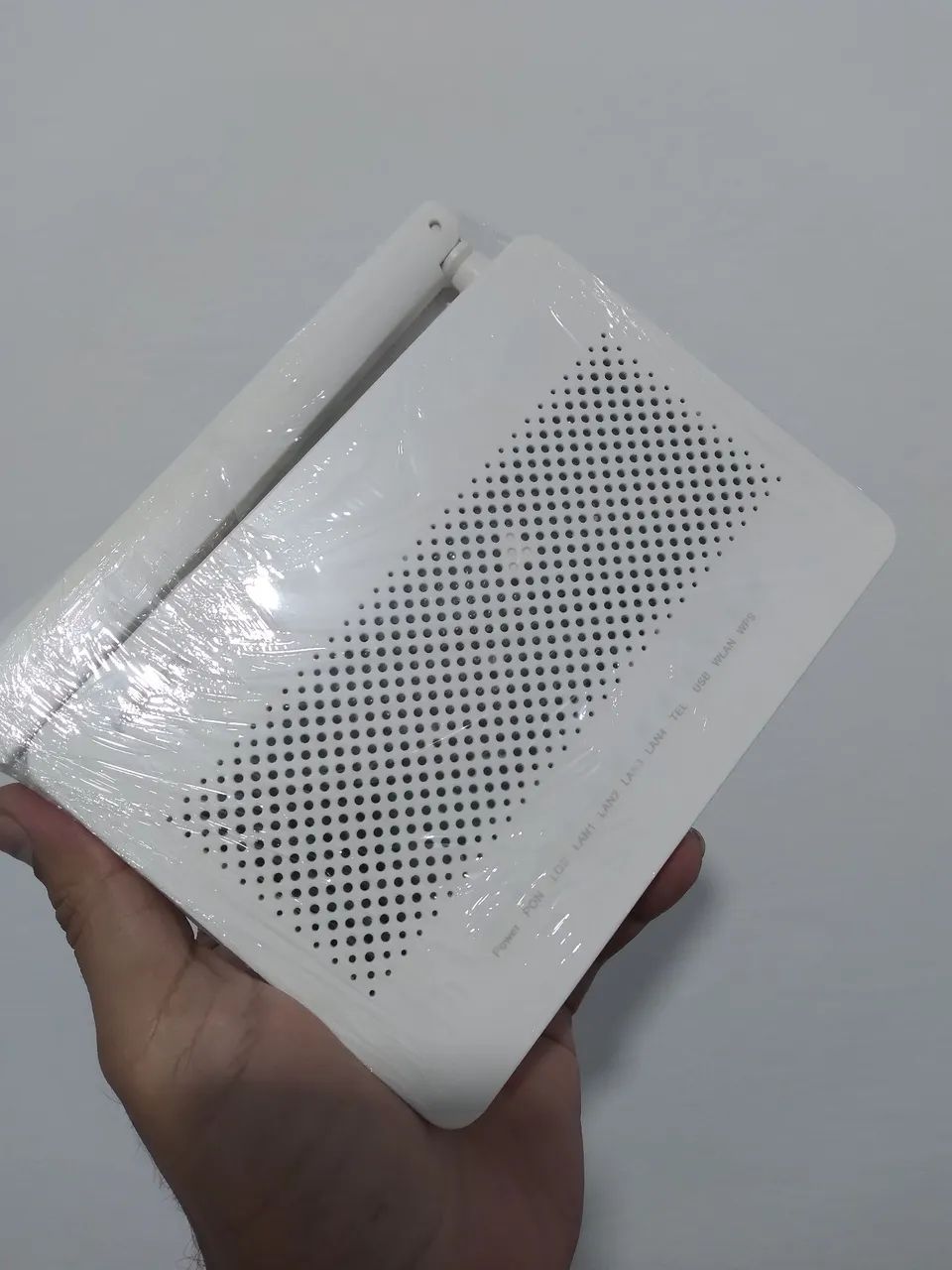 Roteador HUAWEI semi novo funcionando perfeitamente nada quebrado nem danificado 431116844082155522