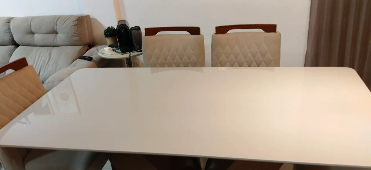 Vendo mesa de jantar semi nova com 6 cadeiras em MDF - Foto 4