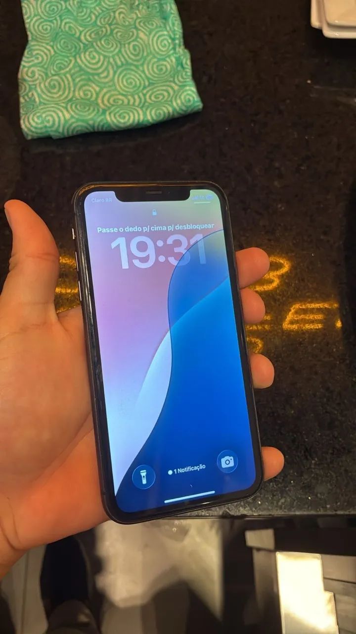 iPhone 11 em perfeito estado, apenas dois problemas  - Foto 4