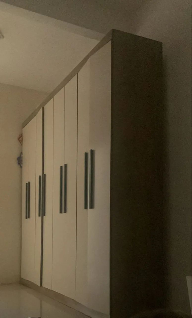 Guarda roupa 8 portas