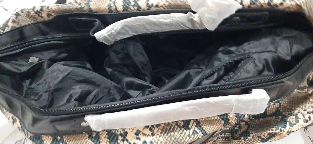 BOLSA MALA, COM RODINHAS. - Foto 3