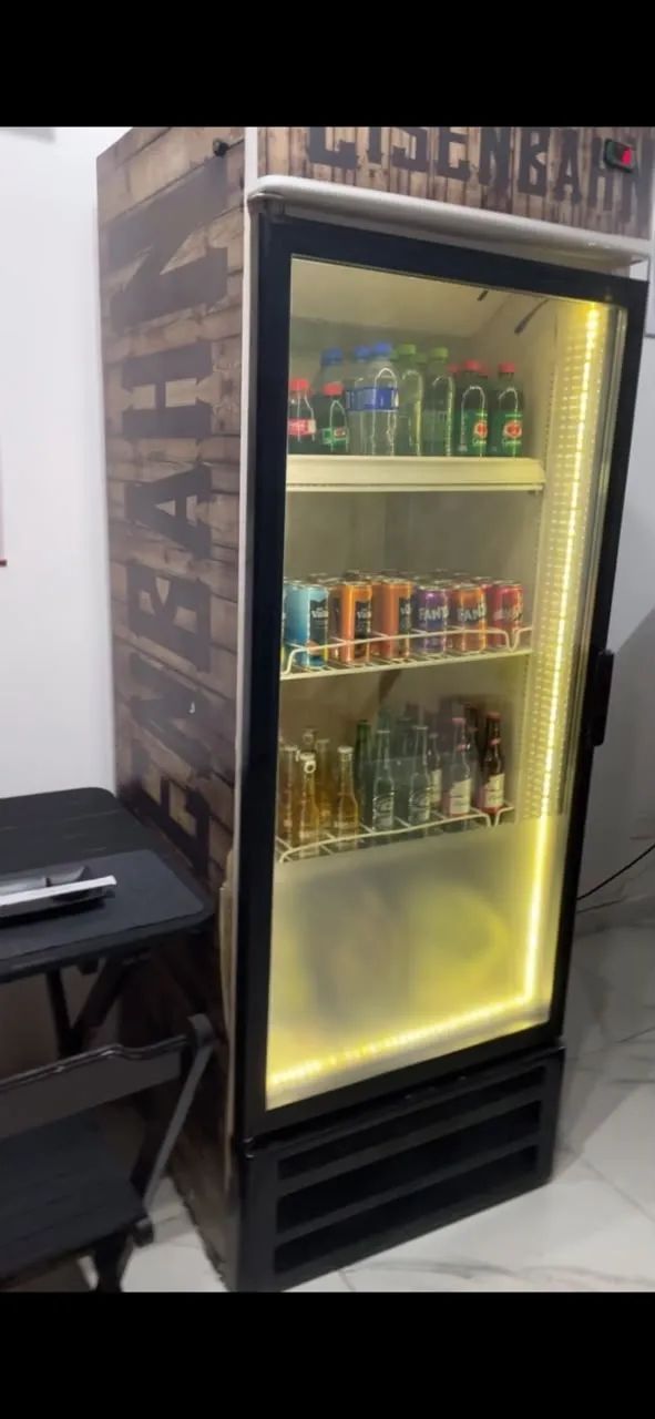 Geladeira expositora 
