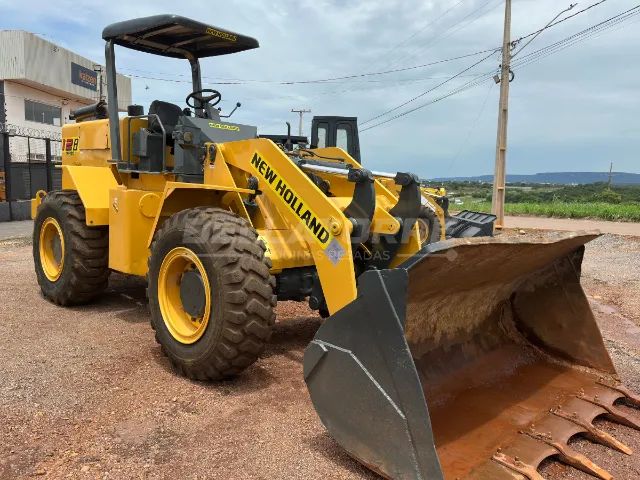Pá Carregadeira New Holland 12B 2008 4x4 - Foto 6