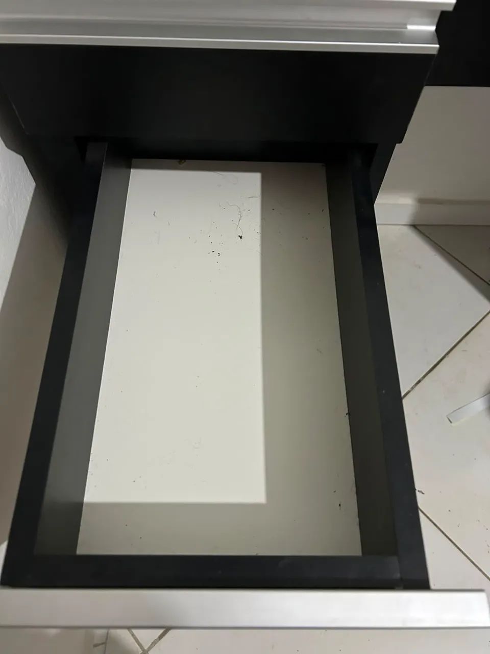 Escrivaninha Preta com 2 gavetas  - Foto 2