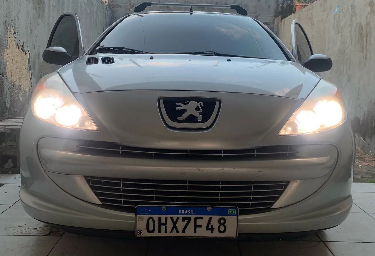 Peugeot 207 207 XR 1.4 FLEX 8V 5P 2013